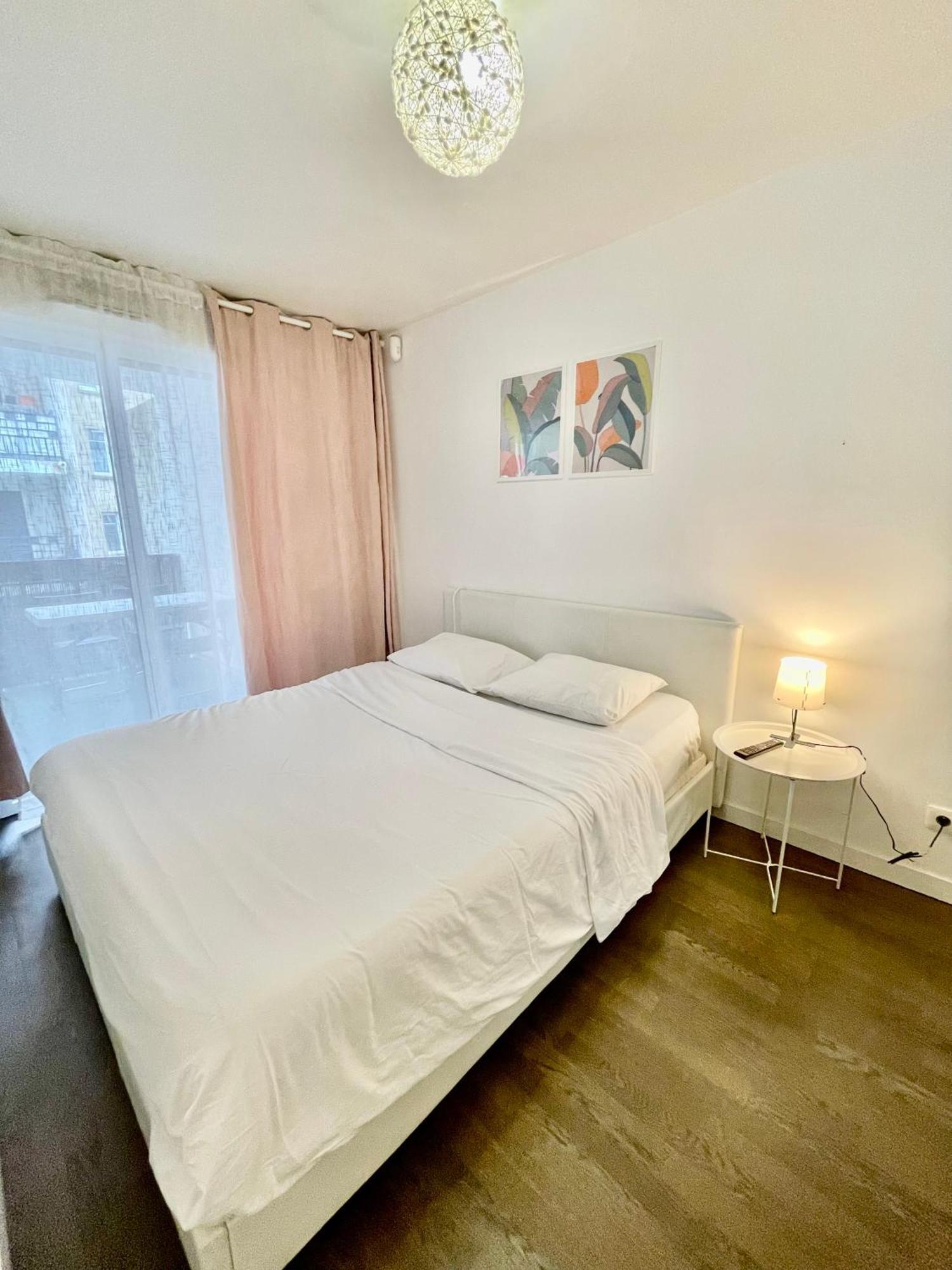 Sweet Escape Paris Centre - 3 Bds- Terrasse - Stade De France - Montmartre Saint-Ouen  Luaran gambar