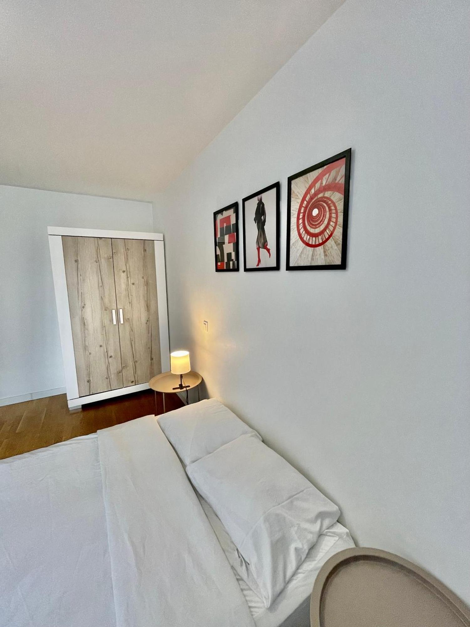 Sweet Escape Paris Centre - 3 Bds- Terrasse - Stade De France - Montmartre Saint-Ouen  Luaran gambar