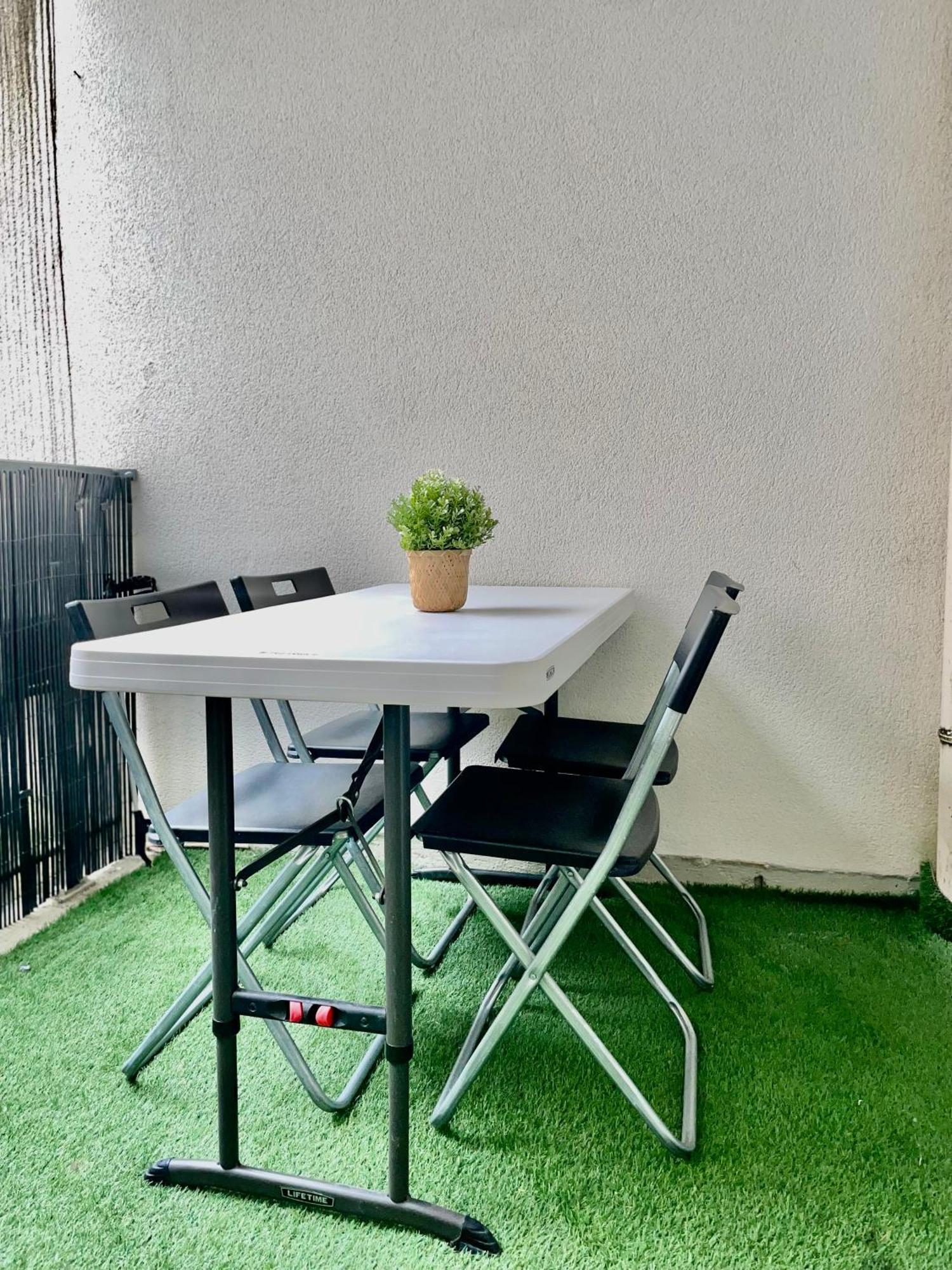 Sweet Escape Paris Centre - 3 Bds- Terrasse - Stade De France - Montmartre Saint-Ouen  Luaran gambar